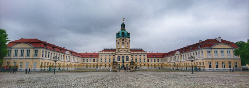 Berlin  – Palatul Charlottenburg, East Side Gallery / Zidul Berlinului,  Checkpoint Charlie si Hofbräuhaus